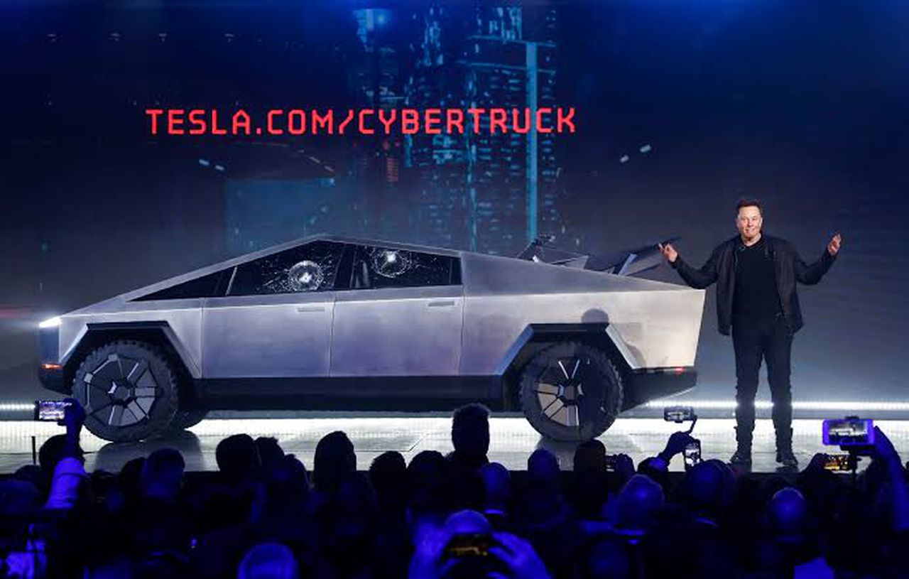 Cybertruck gets 150,000 orders despite launch failures. Image via Ringo H.W. Chiu.