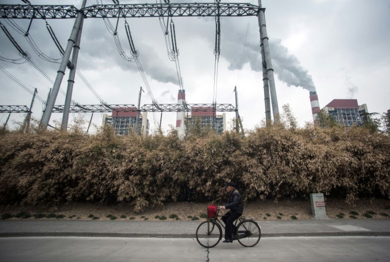 The tax will raise the price of all Chinese imports in Europe, image via AFP