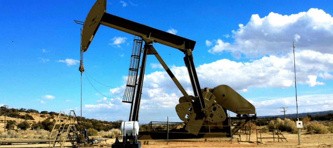Extraction of oil from oil wells in U.S.