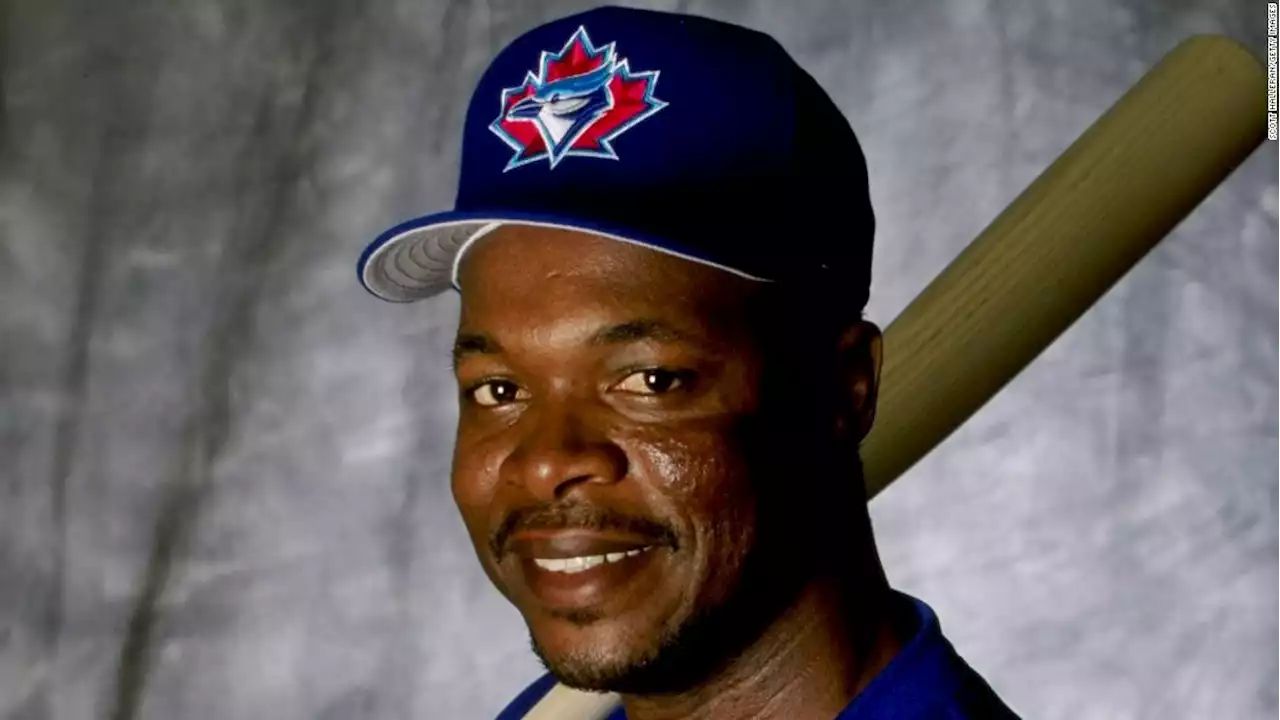 5-time All-Star and 4-time Golden Glove winner Tony Fernandez dead at 57 due to kidney problems. Image via Headtopics.