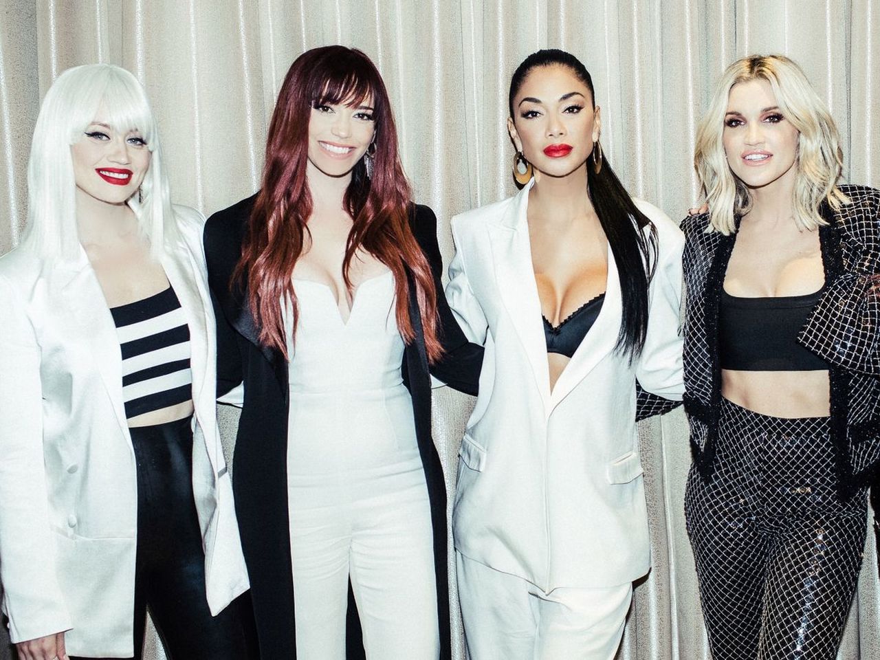 Pussycat dolls staged a reunion for fans on X-Factor finale. Image via The Mirror.
