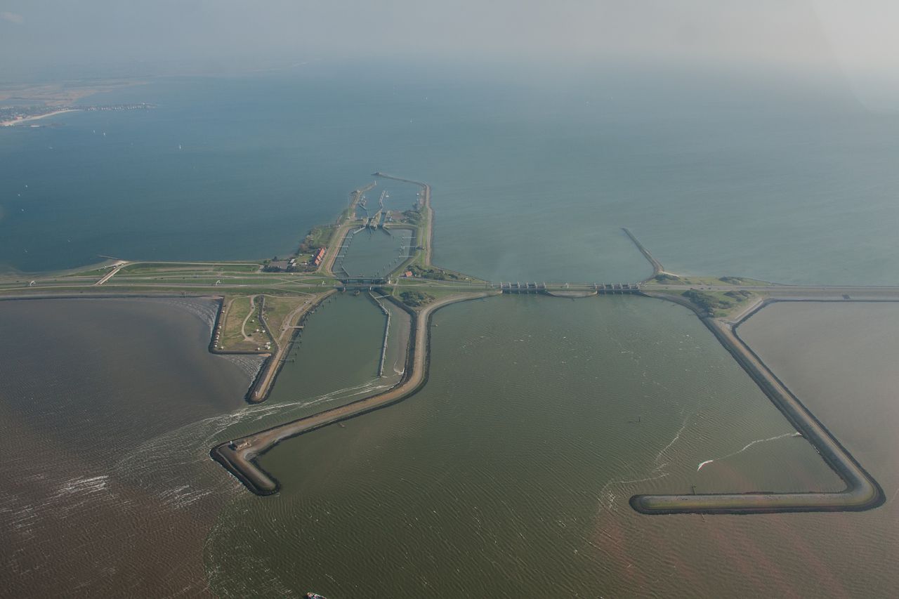 Membrane generates "blue energy" from rivers, has potential comparable to 2000 nuclear plants' power. Image via Medium.