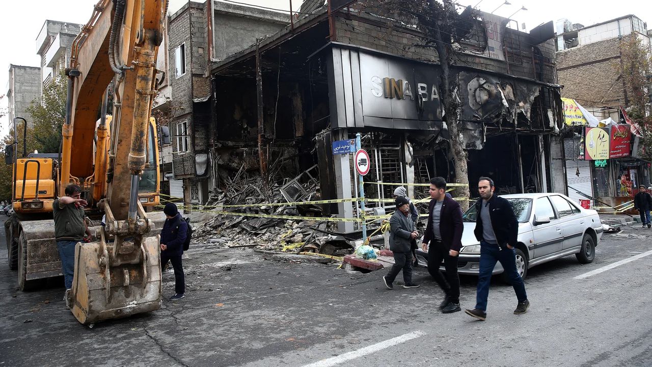 Iranian state TV broadcast an official statement admitting people were killed in protests. Image via Zeit.