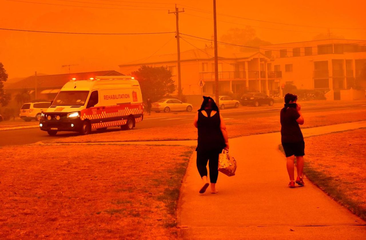 The government has asked the military for assistance with the evacuations, image via Bloomberg
