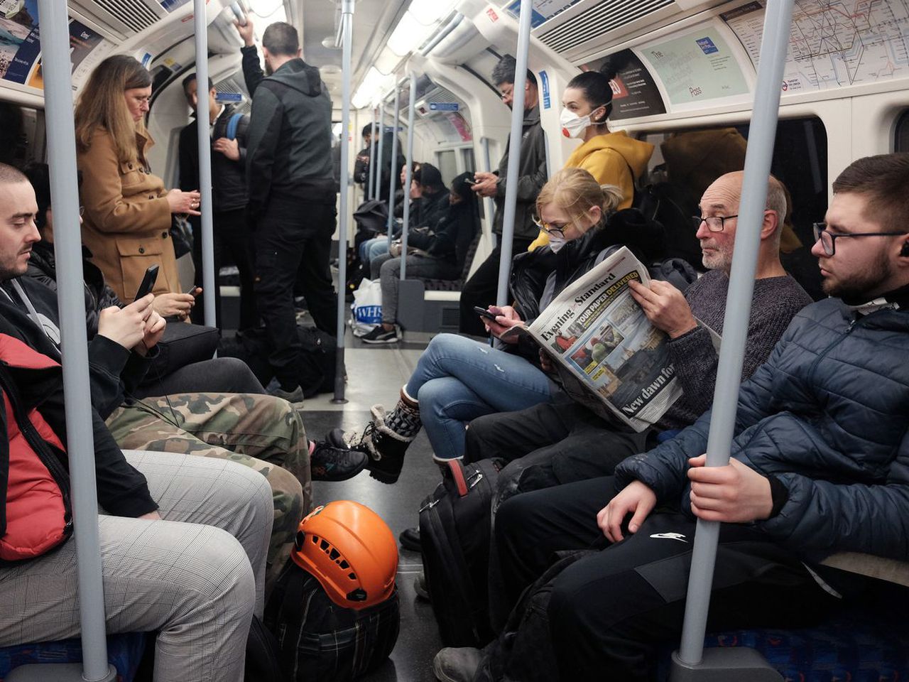 Over 465 dead in UK, NHS recruits massive volunteer force to aid at-risk groups. Image via Cambridge News.