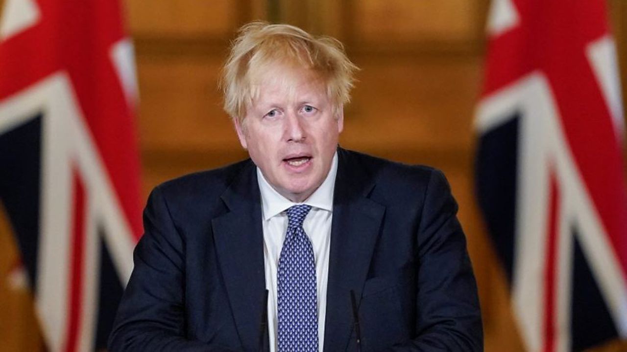 UK offers citizenship to 3 million Hong Kong residents