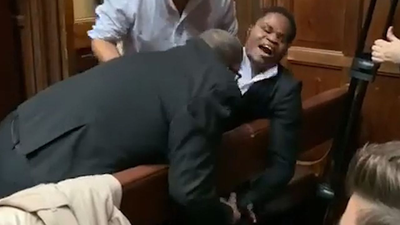 Oxford Union president apologizes and steps down over blind student controversy. Image via CNN.