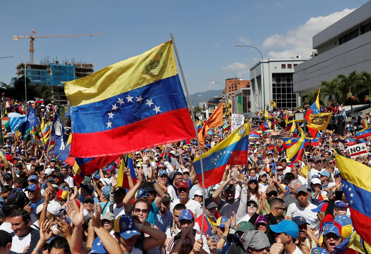 Opposition parties call for renewed protests against President Maduro. Image via Carlos Garcia Rawlins.