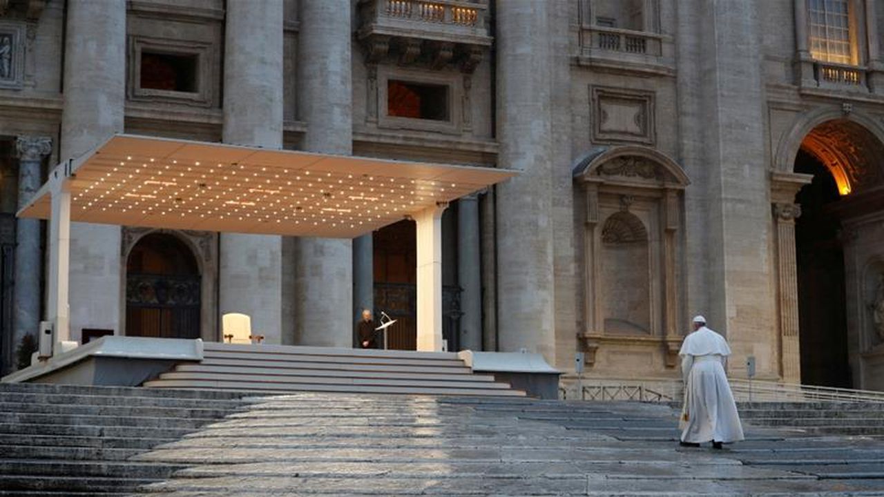 He normally draws crowds of 10,000 people for these services, image via Aljazeera