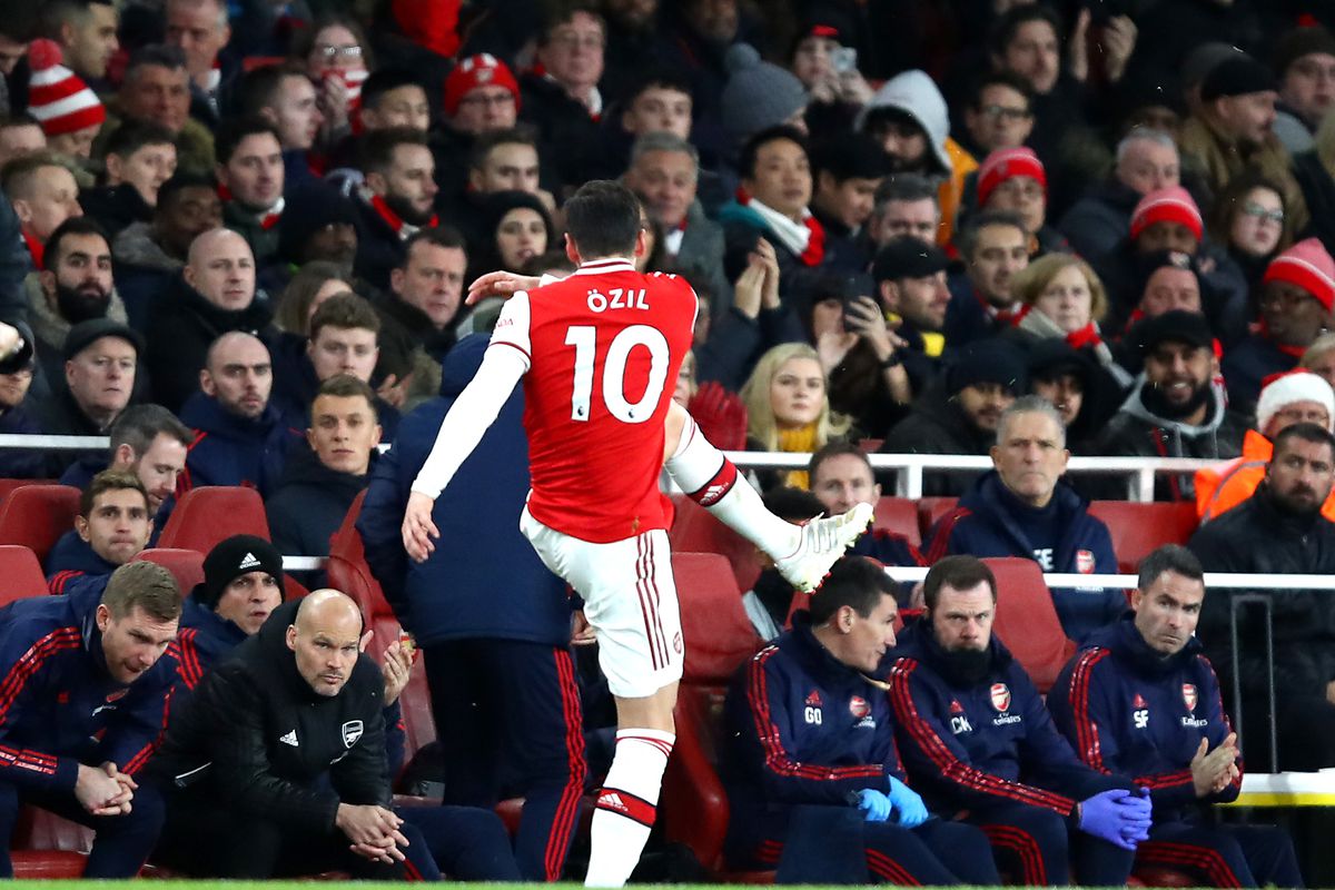 Manchester City outclasses struggling Arsenal to win 3-0 at Emirates Stadium. Image via Getty Images.