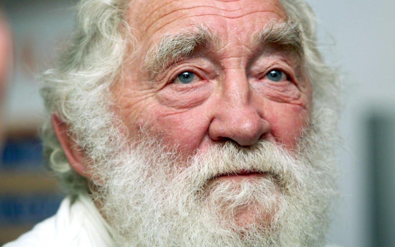 David Bellamy, renowned celebrity botanist and host of nature documentaries, dies at 86. Image via Telegraph.