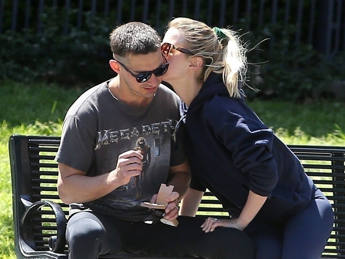 Shia Labeouf and Mia Goth reunion confirmed after couple were spotted kissing in the park. Image via Mirror.