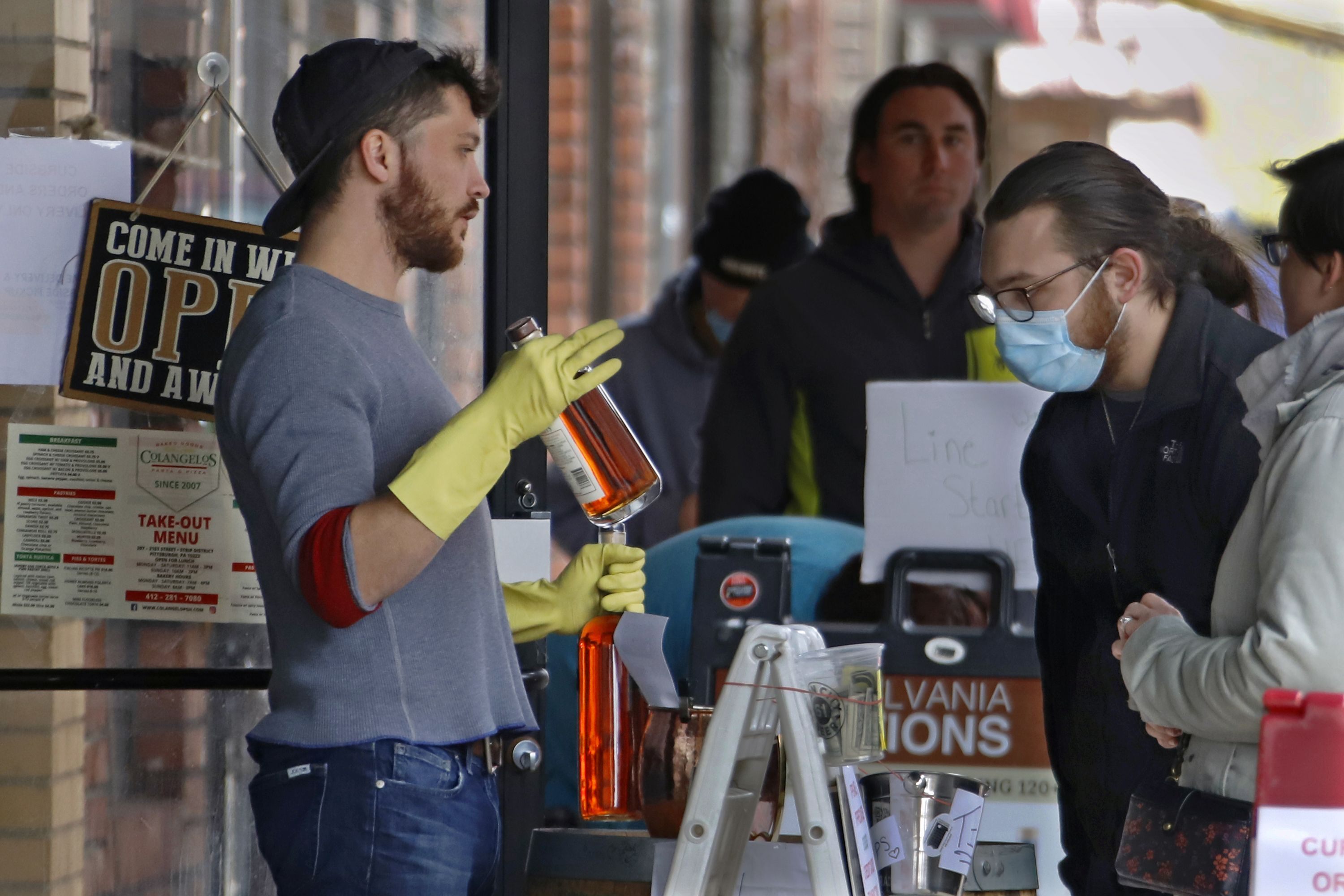 Coronavirus liquor store closures drive drinkers to seek alcohol options