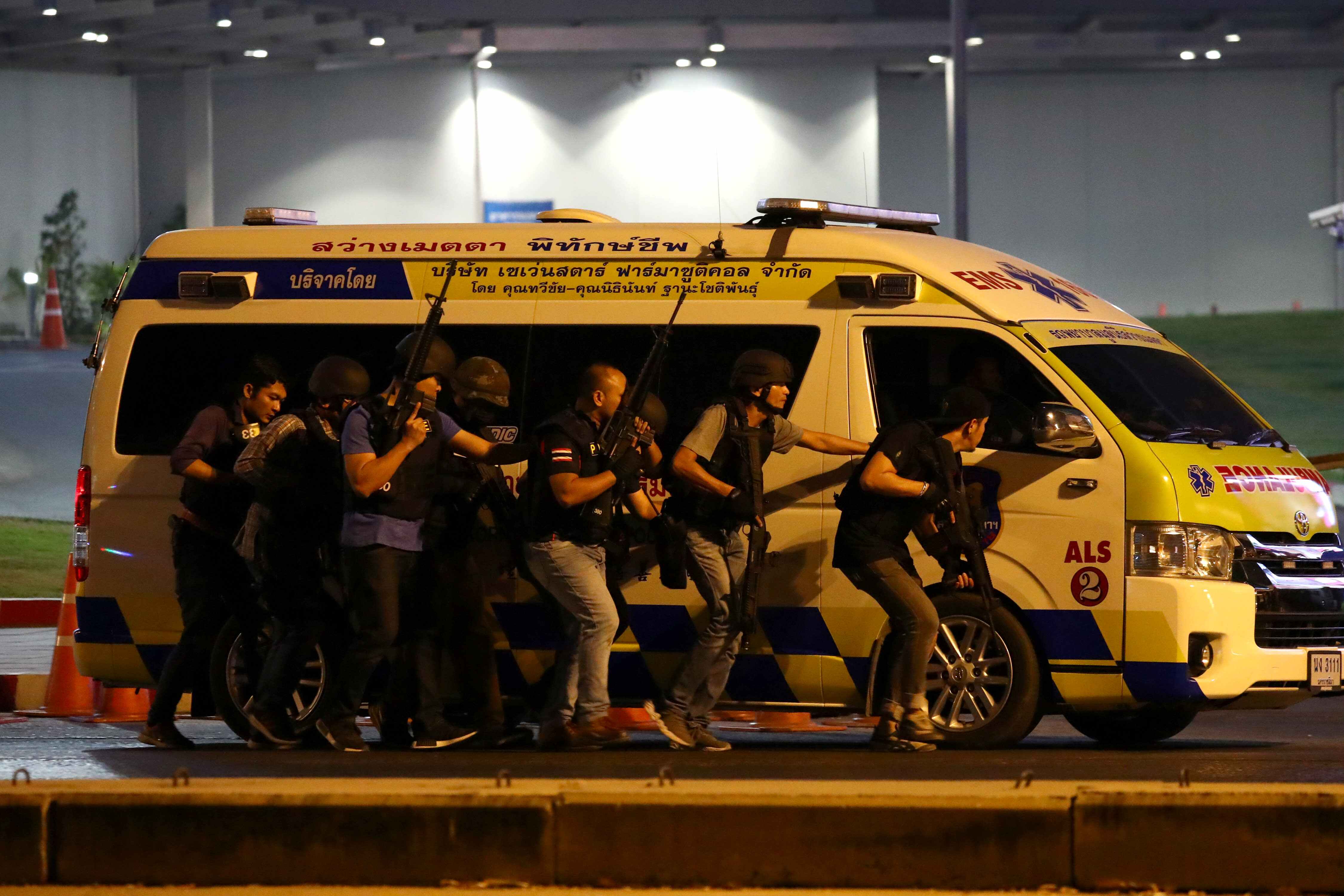 Rogue Thai soldier who killed 26 in Korat shot dead by security forces. Image via CNBC.