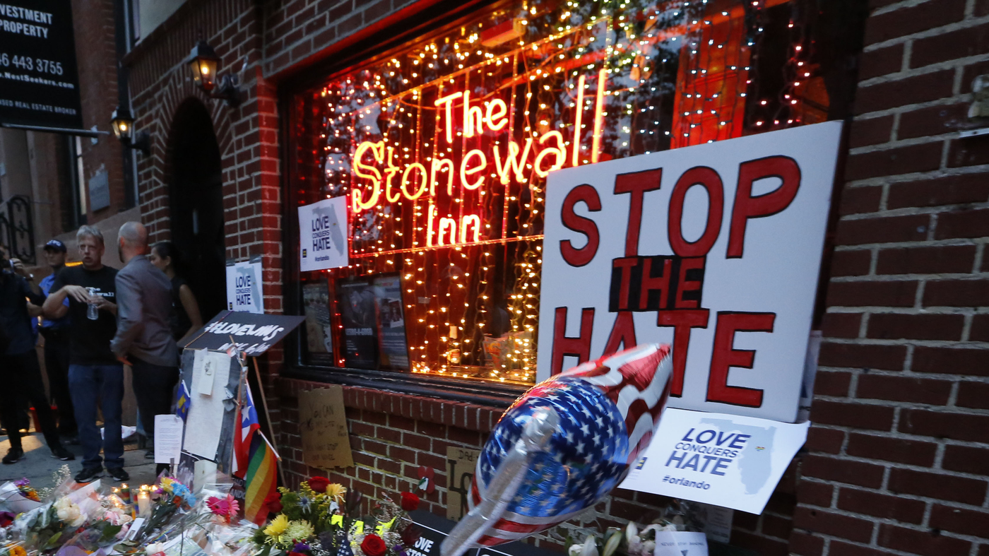 Memorials such as this one are popping up all over the country, image via Kathy Willens