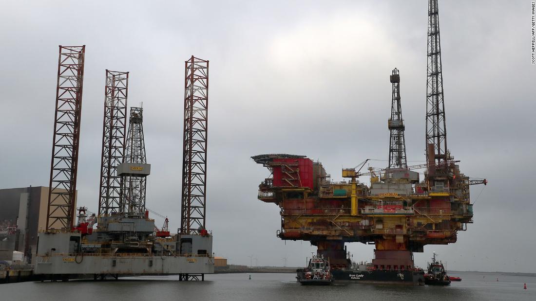 Oil prices will likely continue to fall, image via Getty Images
