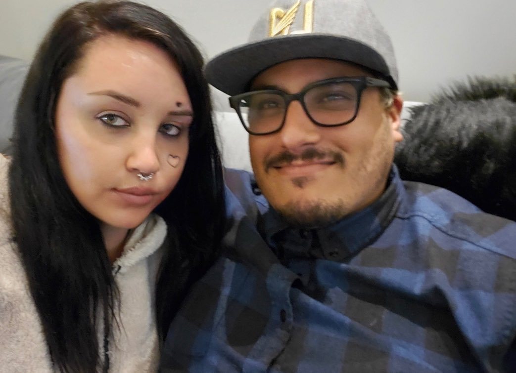 Amanda Bynes and Paul Michael are back together and pregnant with their first child. Image via In Touch Weekly.