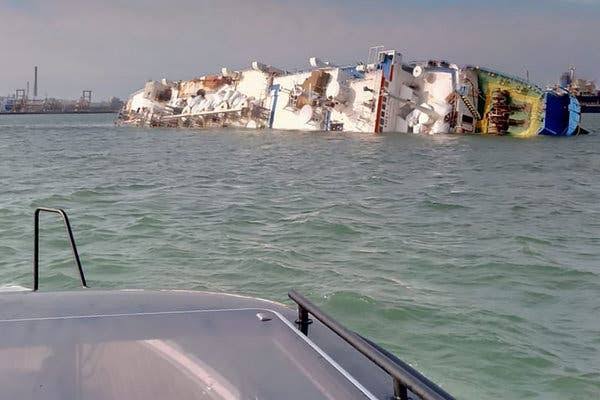 All of the ships crew was rescued, image via Getty Images