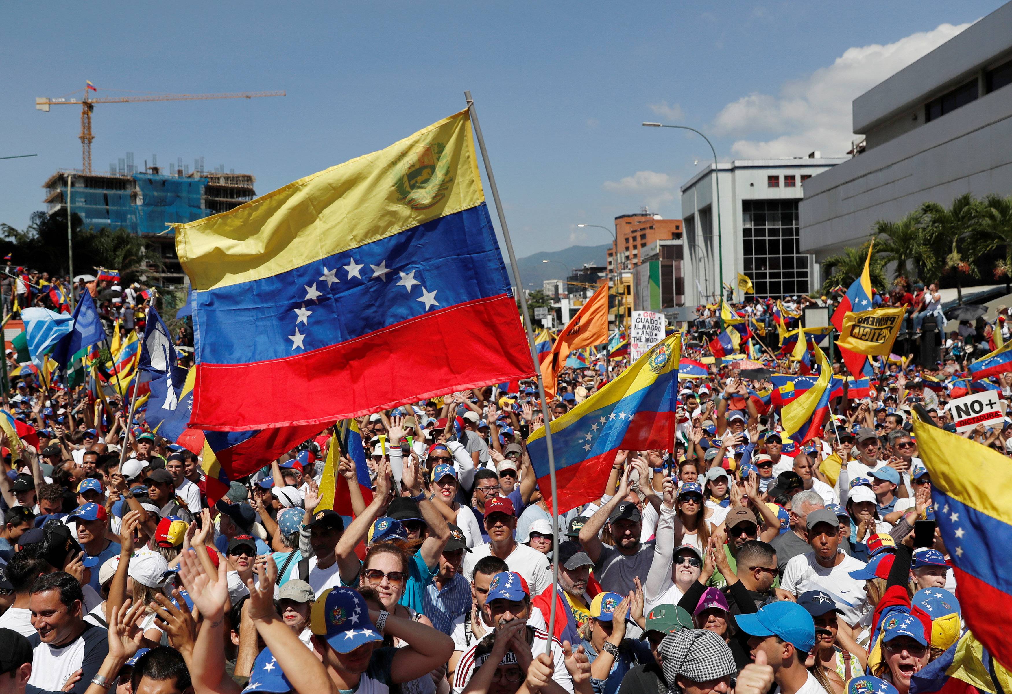 Opposition parties call for renewed protests against President Maduro. Image via Carlos Garcia Rawlins.